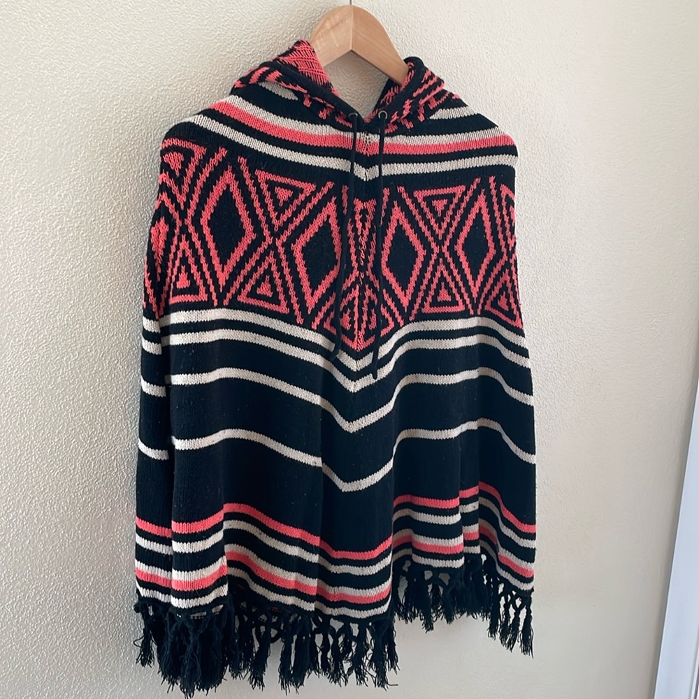 Volcom knit poncho with hood |orange and black | size XS
